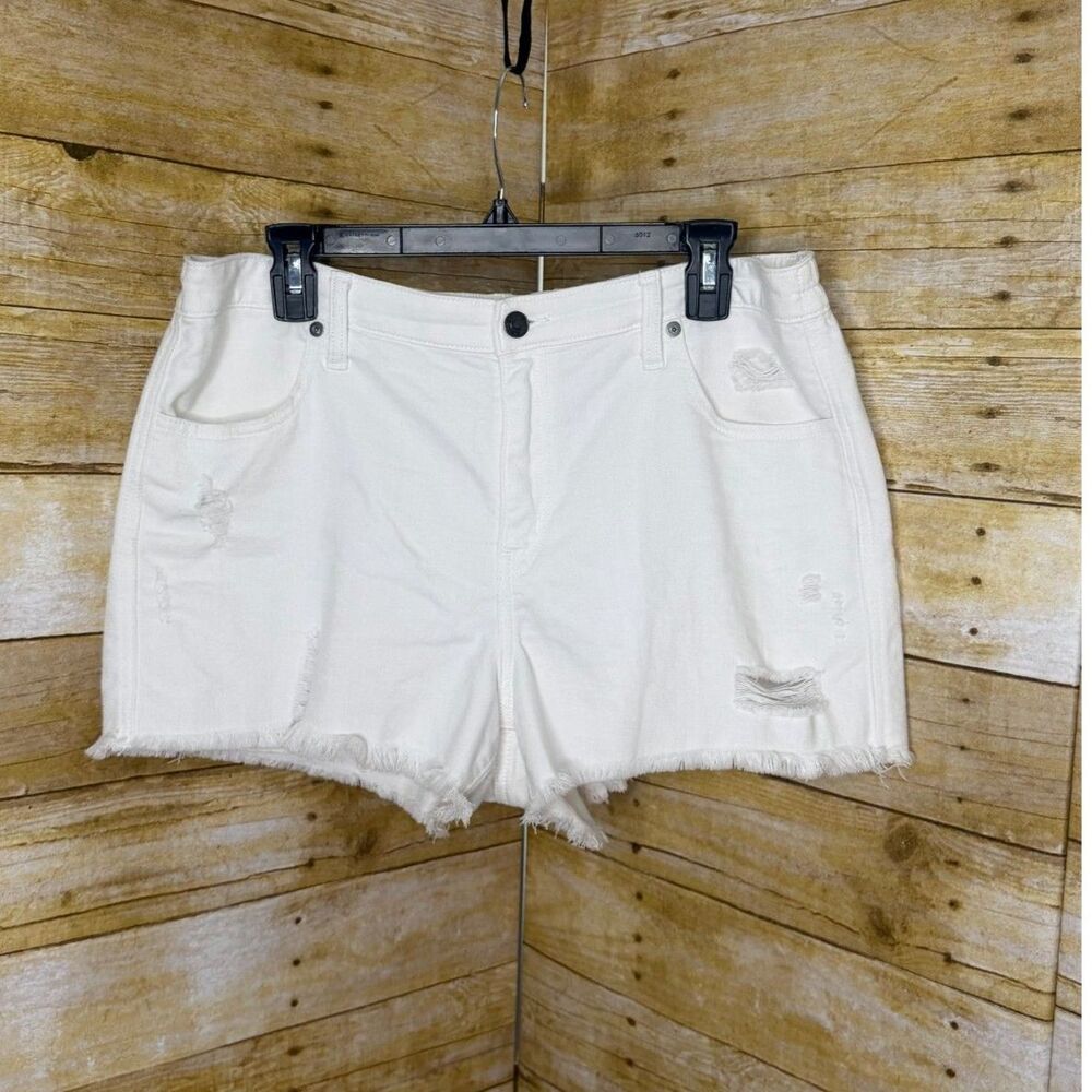 AERIE DAYDREAM CUT OFF WHITE DENIM LIGHTLY DISTRESSED FESTIVAL CONCERT SHORTS